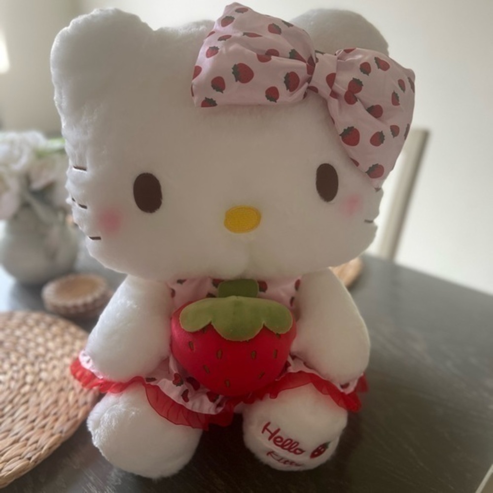 Hello Kitty Plushie 55cm